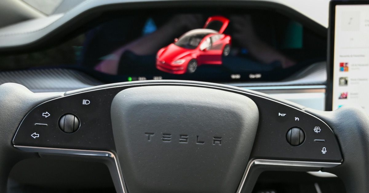 Tesla Premium Connectivity Invoice: Where to Find It and Why It Cannot Be Synced Automatically Yet (2026)